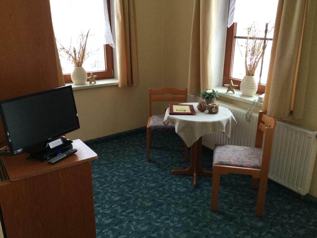 Waldgasthof & Hotel Alberthoehe Lichtenstein  Εξωτερικό φωτογραφία